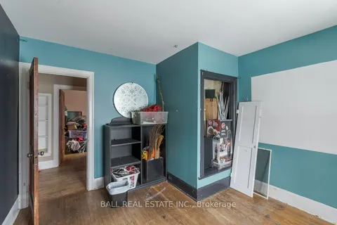 472 Parnell St, Peterborough, ON K9J 4J4