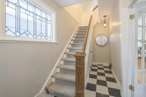 670 Queens Ave, London, ON N5W 3H1