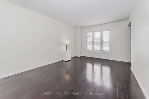 170 Cedar Crest St, Kitchener, ON N2N 2A9