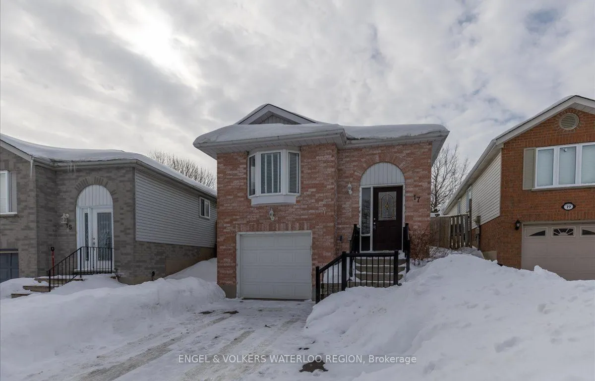 17 Westmeadow Dr, Kitchener, ON N2N 3J8