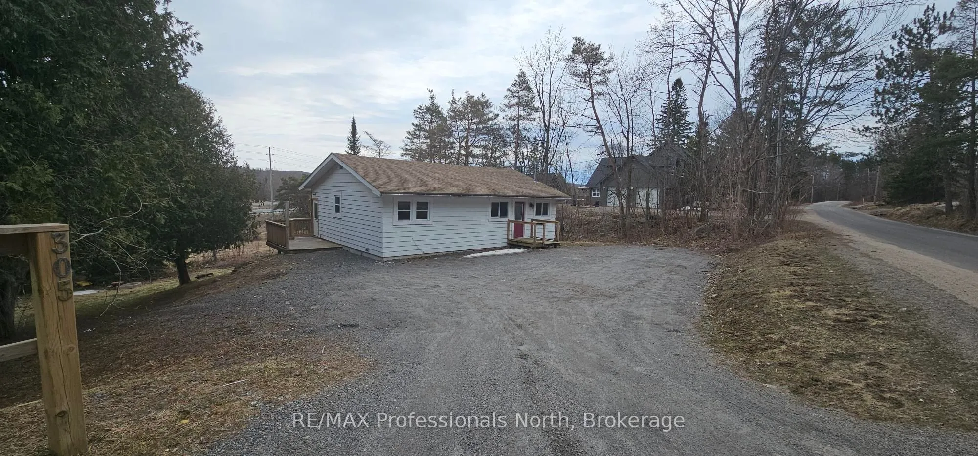 305 Falcon Road, Huntsville, ON P1H 1N3