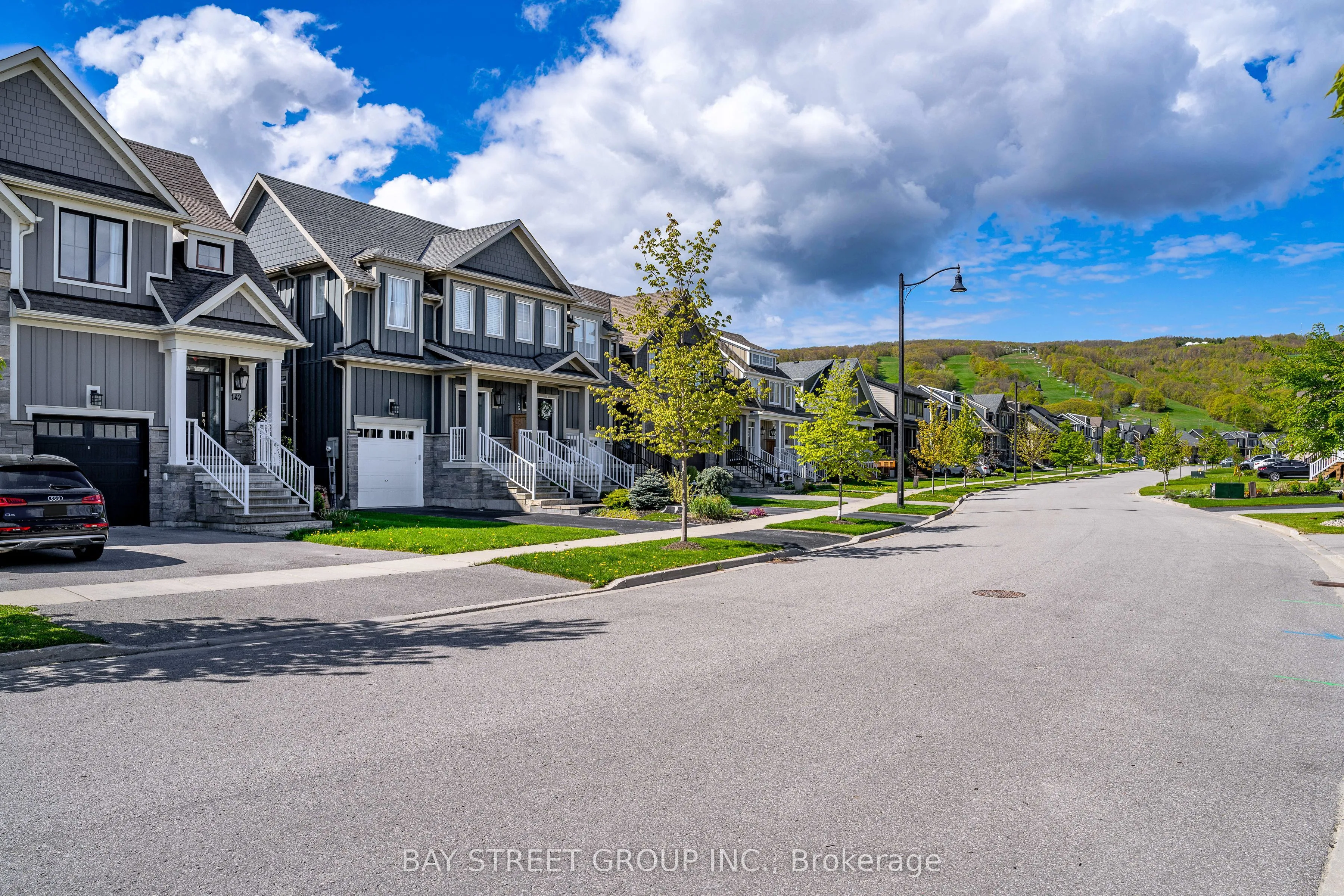 142 yellow birch Crescent, Blue Mountains, ON L9Y 0R4