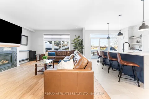 66 Glen Meadows Circ, Kanata, ON K2M 2W8