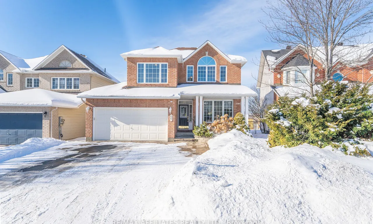 66 Glen Meadows Circ, Kanata, ON K2M 2W8