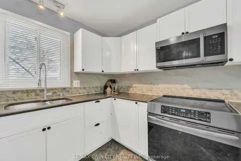 58 Autumn Hill Cres, Kitchener, ON N2N 1K6