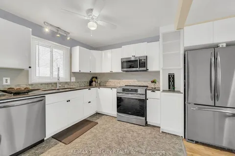 58 Autumn Hill Cres, Kitchener, ON N2N 1K6