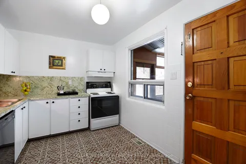 3 Barlyn Ave, Cityview - Parkwoods Hills - Rideau Shore, ON K2E 5C9