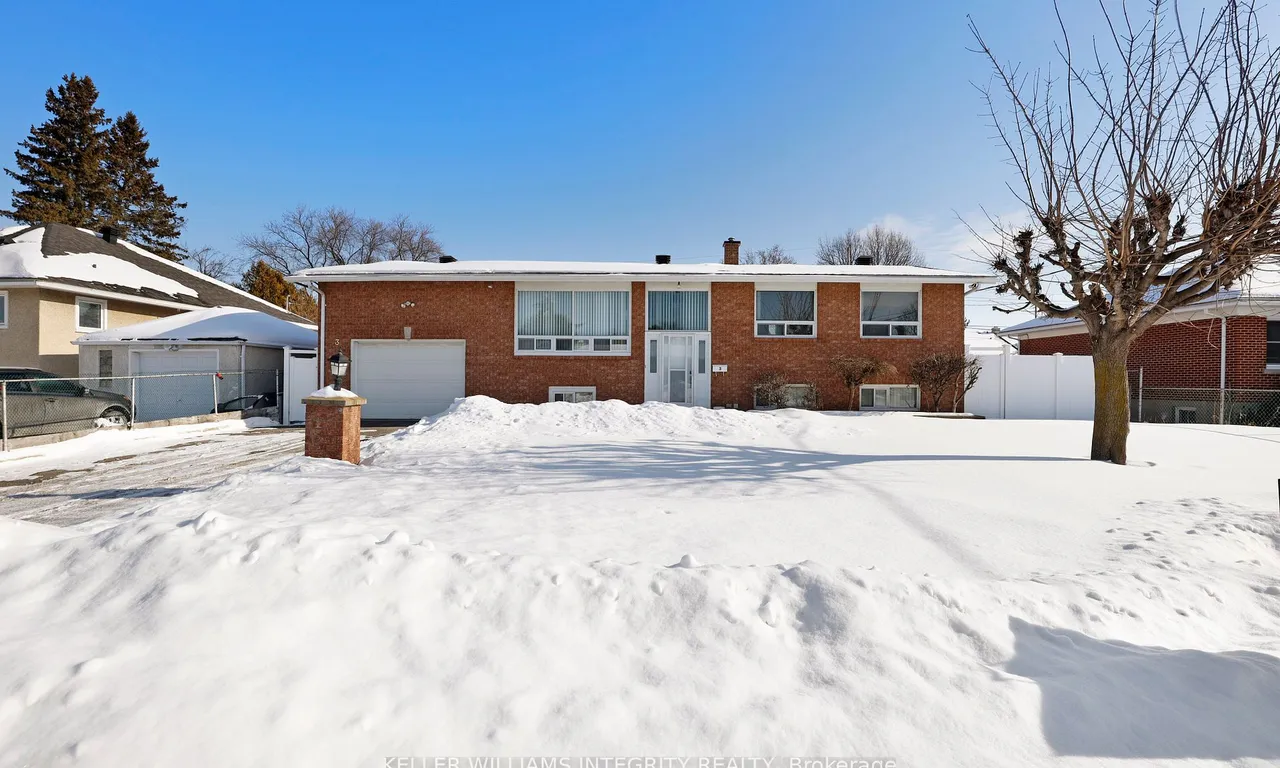 3 Barlyn Ave, Cityview - Parkwoods Hills - Rideau Shore, ON K2E 5C9