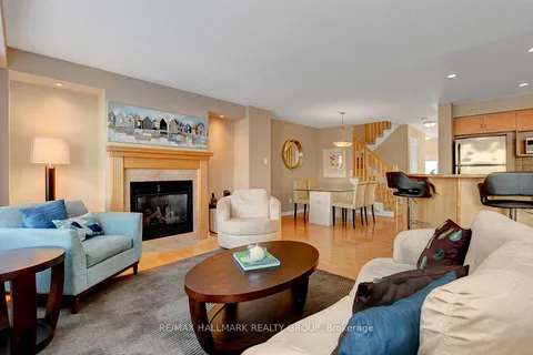 621 Braecreek Ave, Kanata, ON K2W 0B4
