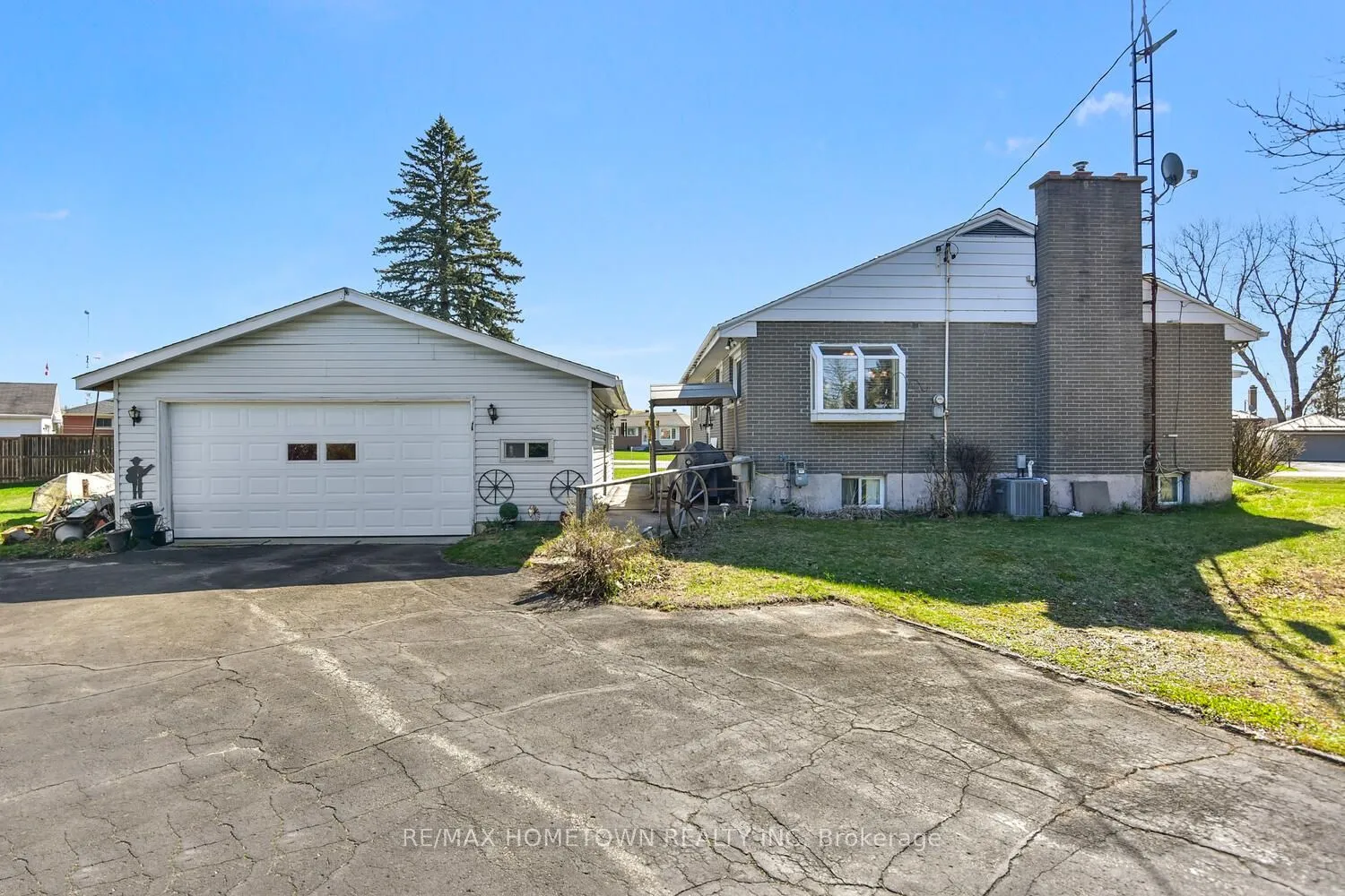1 Stewart Drive, Augusta, ON K0E 1T0