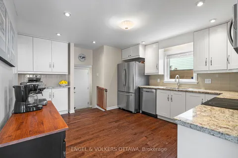 36 Newborough Cres, Barrhaven, ON K2G 6A5