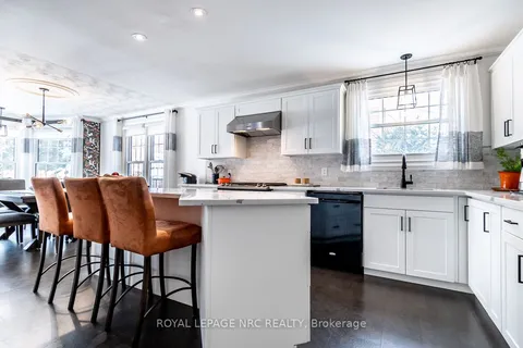10 Vinemount Drive, Pelham, ON L0S 1E5