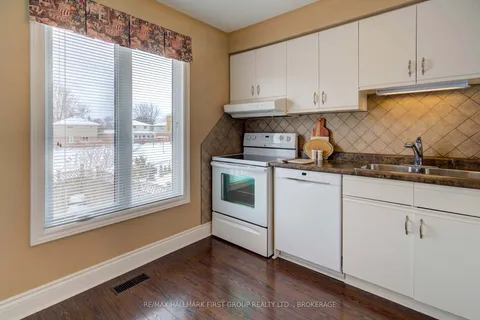 22 Richdale Crt, Kingston, ON K7K 6N2