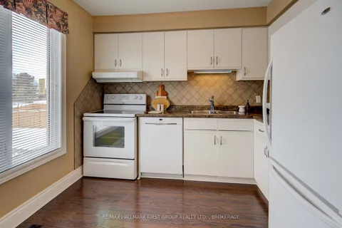 22 Richdale Crt, Kingston, ON K7K 6N2