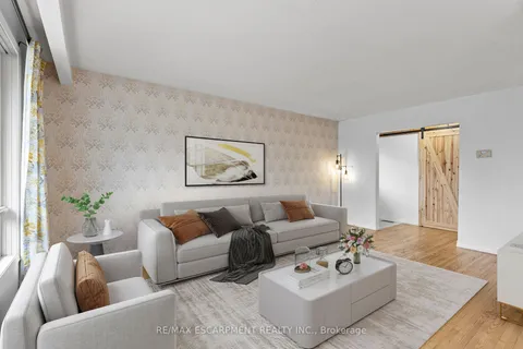 1 Glendee Crt, Hamilton, ON L8K 3J7