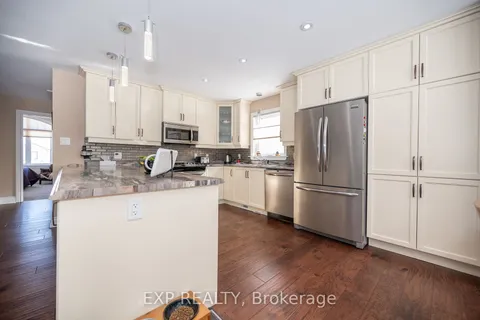 44 Bedard Blvd, Petawawa, ON K8H 0B7