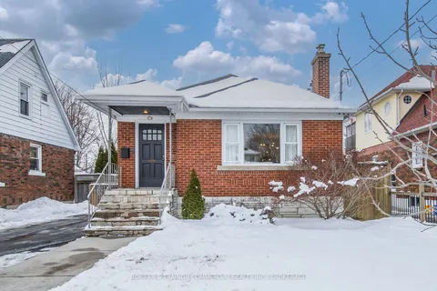 178 Helen St, Kingston, ON K7L 4P4