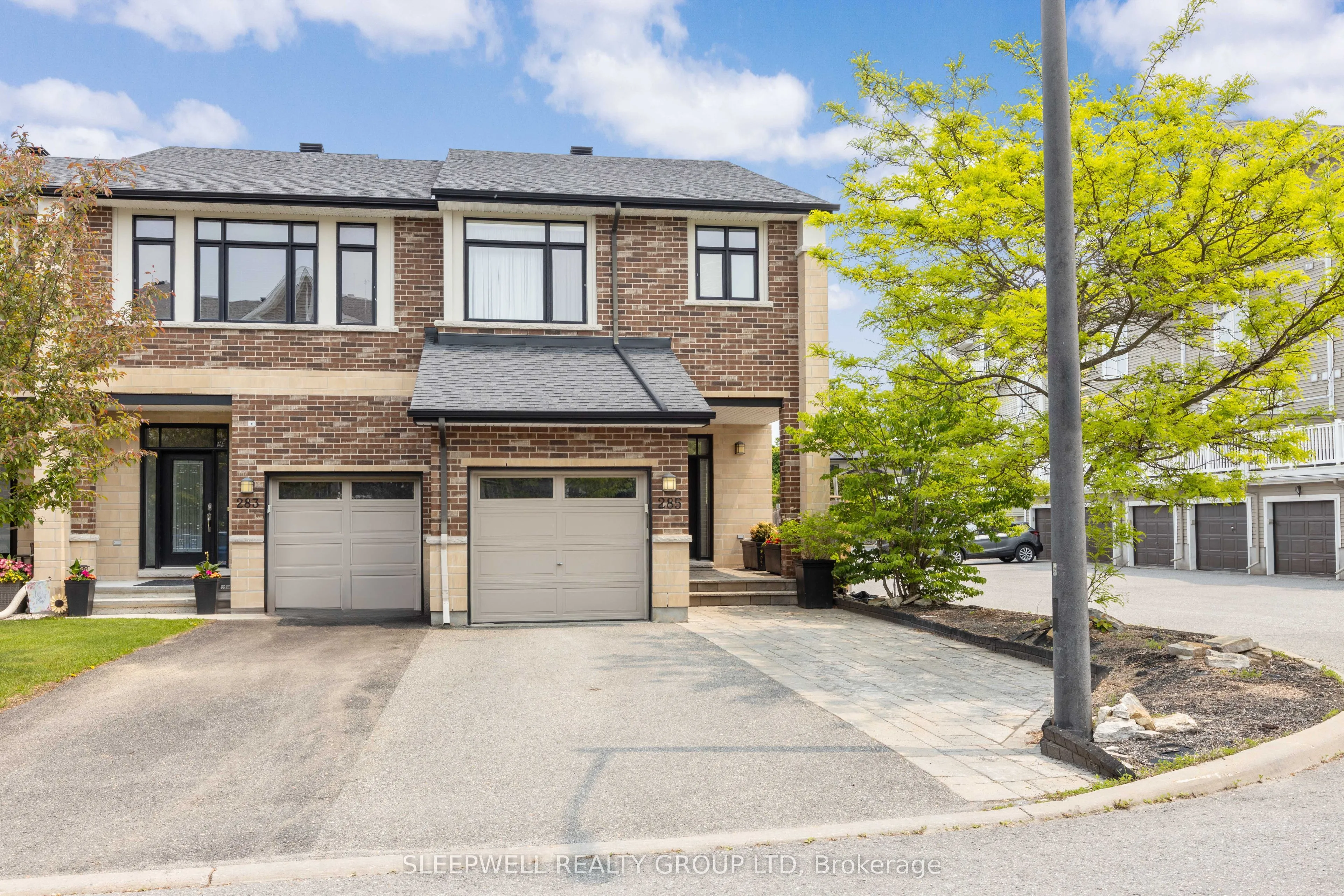285 Kinghaven Crescent, Kanata, ON K2M 3B4
