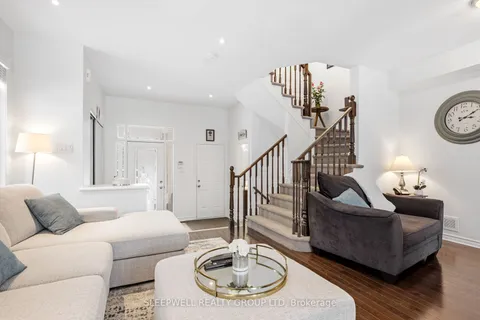 285 Kinghaven Crescent, Kanata, ON K2M 3B4