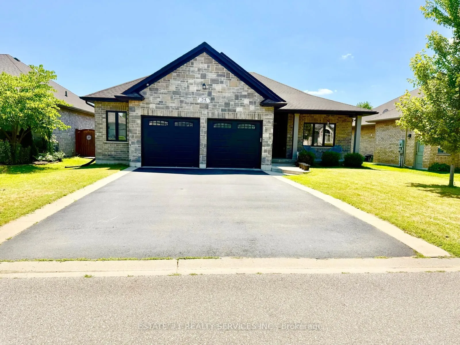 54 Tan Avenue, Norfolk, ON N0E 1Y0