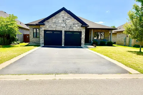 54 Tan Avenue, Norfolk, ON N0E 1Y0