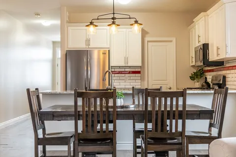 79 Glenview Cres, Belleville, ON K8P 0A8