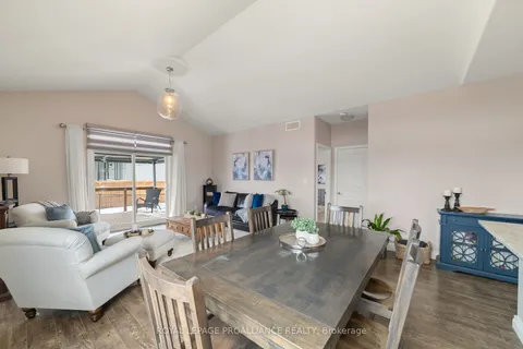 79 Glenview Cres, Belleville, ON K8P 0A8