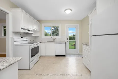 56 MILLFORD Ave, South of Baseline to Knoxdale, ON K2G 1C3