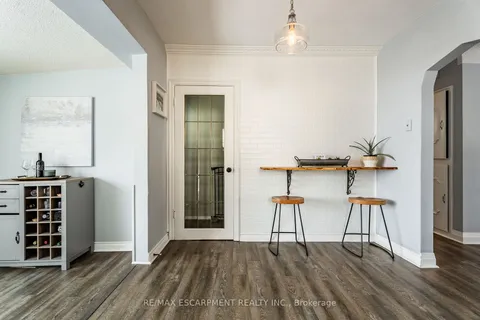 103 Stewartdale Ave, Hamilton, ON L8K 4P4