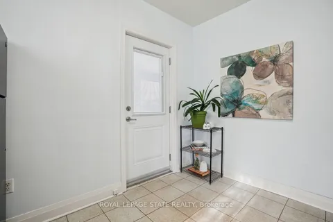 240 Cloverdale Ave, Hamilton, ON L9K 4M6