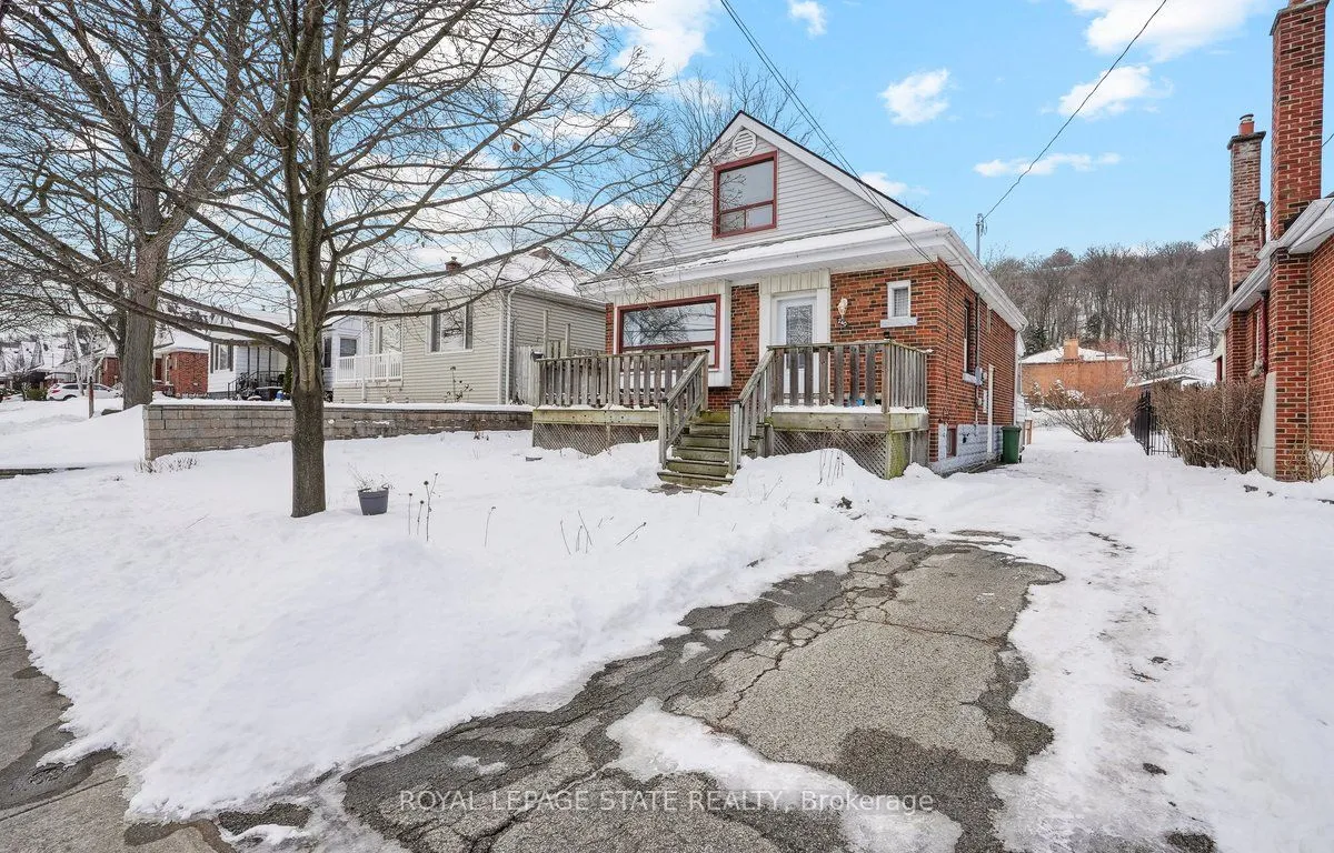 240 Cloverdale Ave, Hamilton, ON L9K 4M6