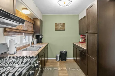 145 Weir St, Hamilton, ON L8H 5G1