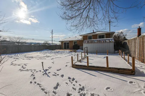 39 Diana Ave, Grimsby, ON L3M 3R5