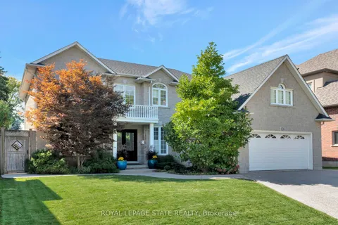 636 Greenravine Drive, Hamilton, ON L9G 3W2