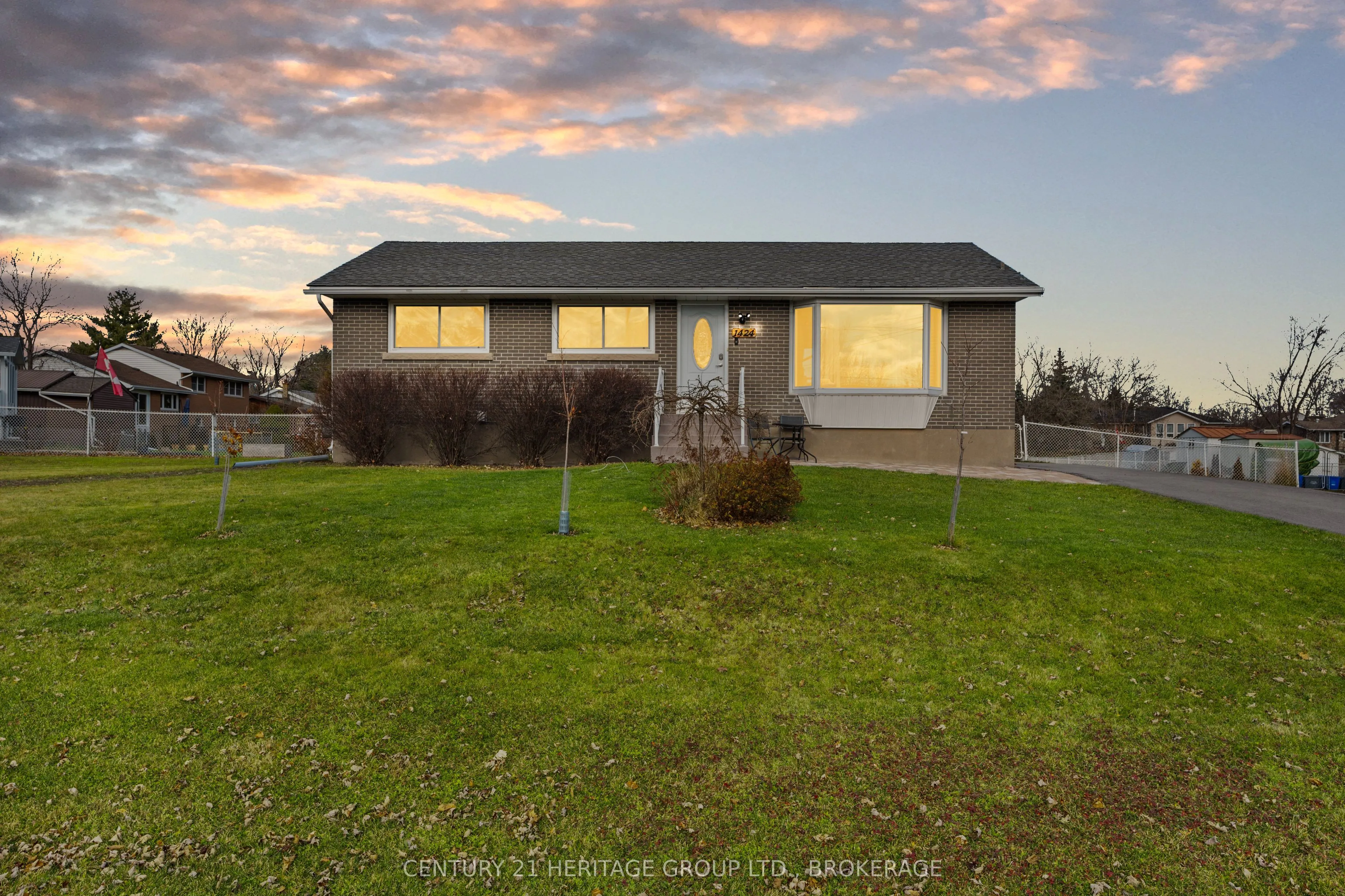 1424 Woodfield Crescent, Kingston, ON K7P 2V6