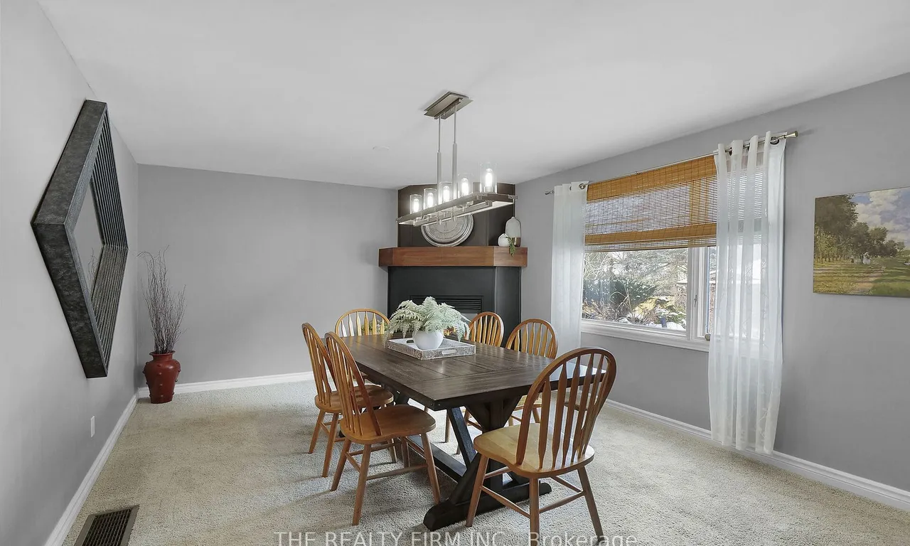 Detached living room at 101 Sandalwood Cres London