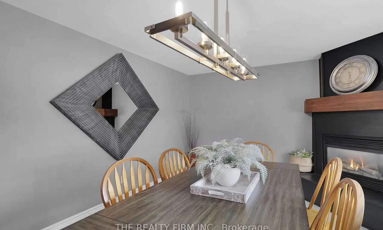 Detached kitchen at 101 Sandalwood Cres London