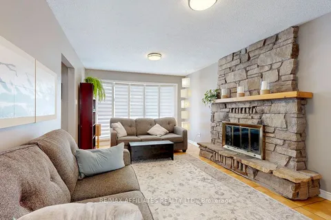 23 Burnview Cres, Blackburn Hamlet, ON K1B 3J2