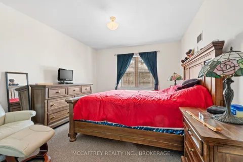 850 Johnson St, Kingston, ON K7L 2B8