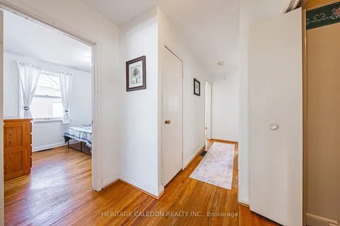 271 East 38th St, Hamilton, ON L8V 4G2