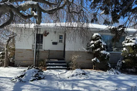 66 Kerr Cres, Quinte West, ON K8V 2W4