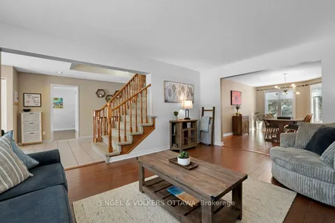 48 Hampel Cres, Stittsville - Munster - Richmond, ON K2S 1E4