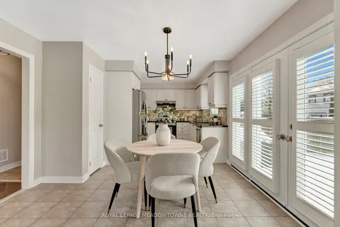 19 Buttercup Cres, Hamilton, ON L8B 0X9