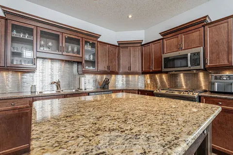 266 WALNUT St, Lucan Biddulph, ON N0M 2J0