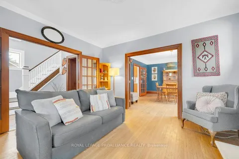 107 Catharine St, Belleville, ON K8P 1M4