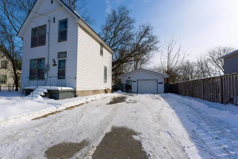 4054 Perth Rd, South Frontenac, ON K0H 1X0