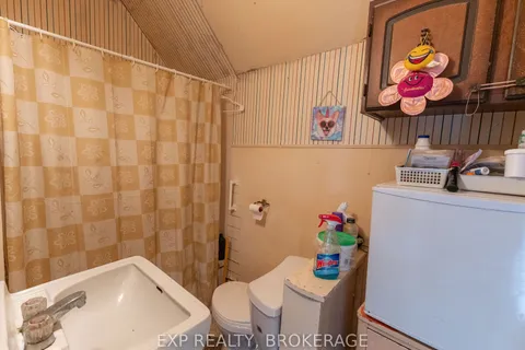 4054 Perth Rd, South Frontenac, ON K0H 1X0