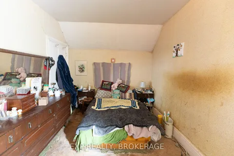 4054 Perth Rd, South Frontenac, ON K0H 1X0