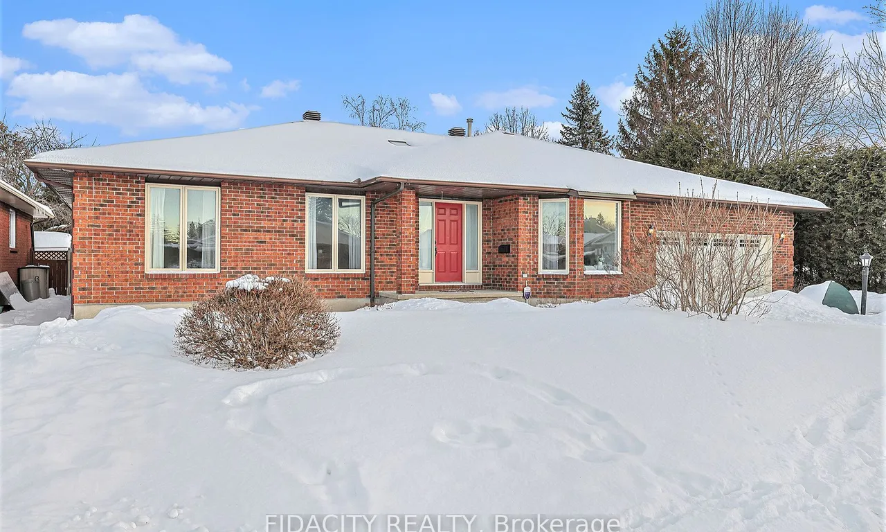 19 Maple Grove Rd, Kanata, ON K2L 2S7