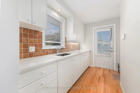 1930 Fairmeadow Cres, Alta Vista and Area, ON K1H 7B9
